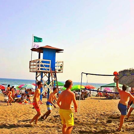 Malaga Beach Holidays リンコン・デ・ラ・ビクトリア エクステリア 写真